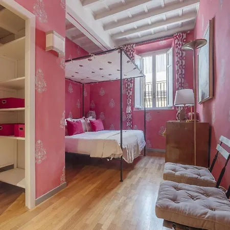 Casa Pace, A Burghesius アパート *