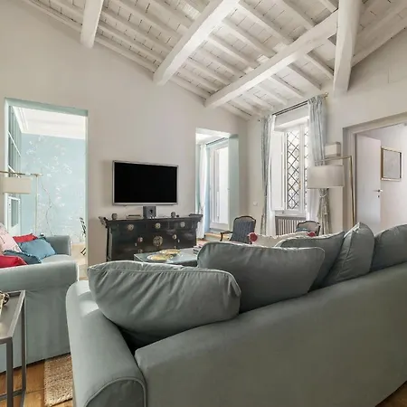 Casa Pace, A Burghesius Apartment Rome