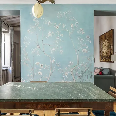 Casa Pace, A Burghesius