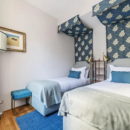 Casa Pace, A Burghesius