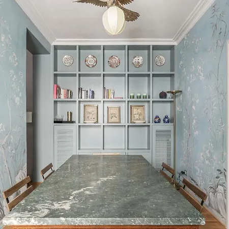 Casa Pace, A Burghesius Roma